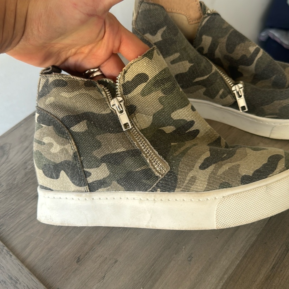 Camo ankle boots